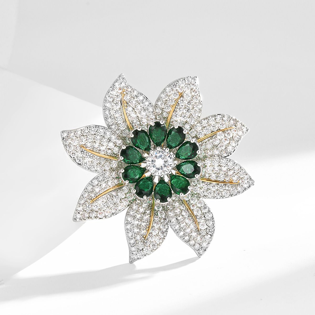 Vintage Flower Brooch Pin for Women XXB015